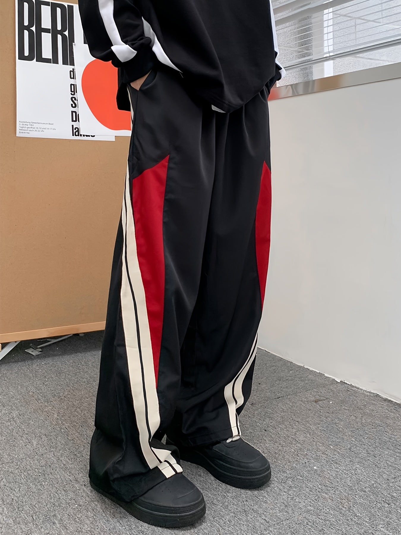 Loose Fit Sweatpants