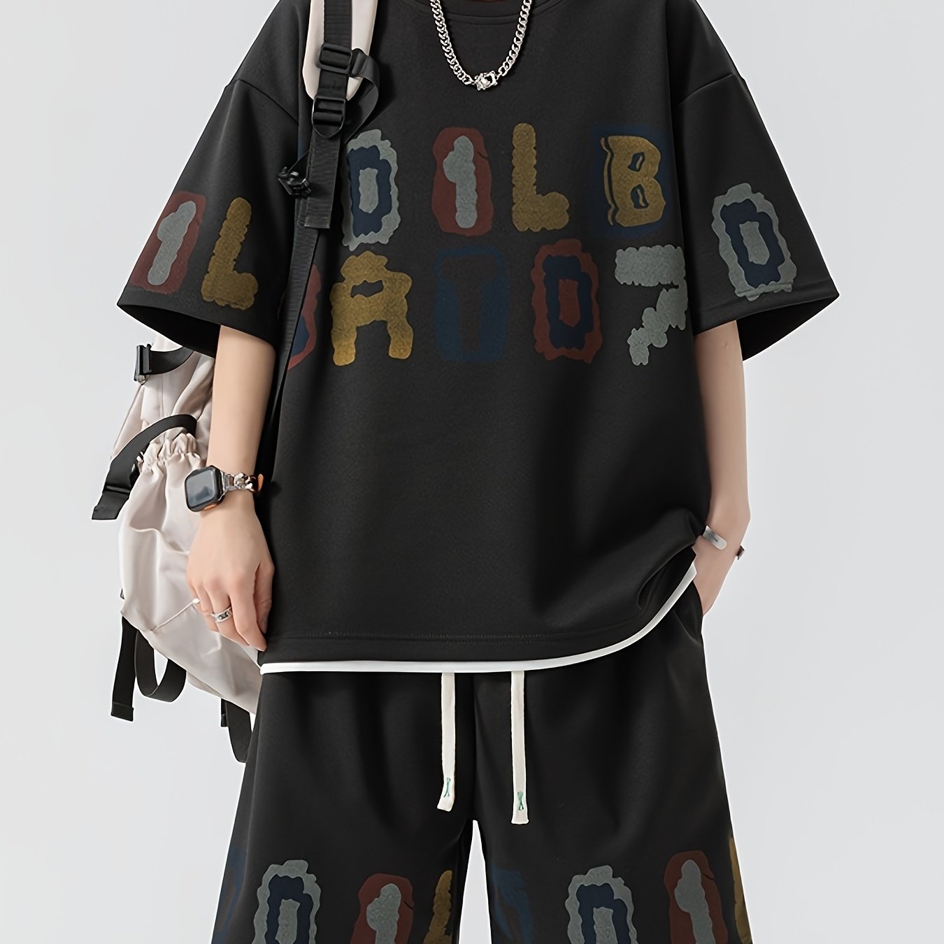 Short-sleeved T-shirt and pants suit for men