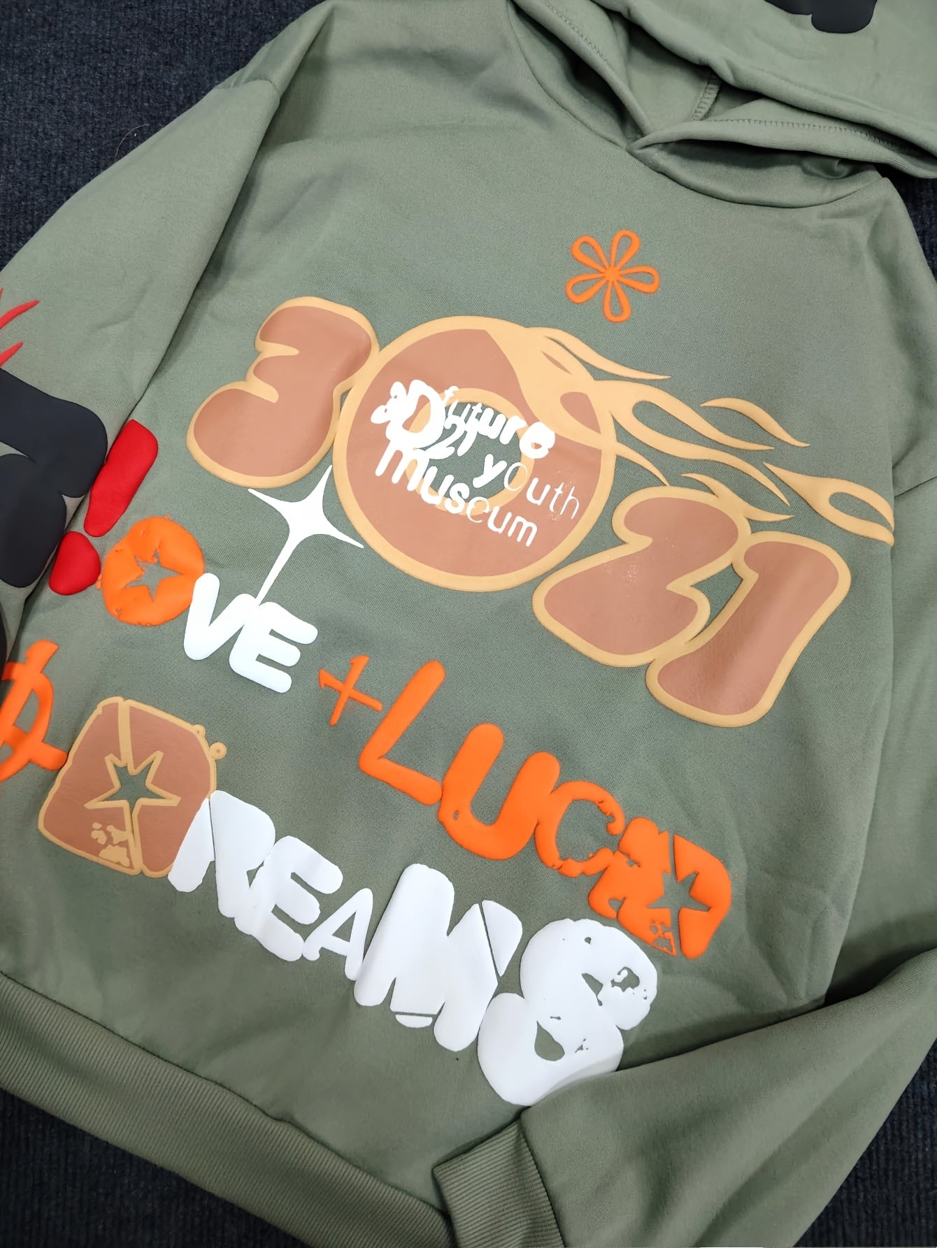 NEW GRAPHIC HOODIE