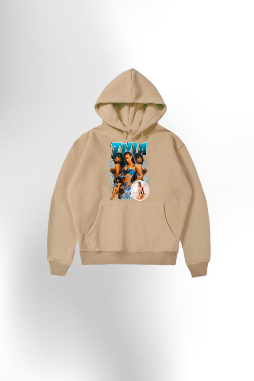 Graphic Hoodie Tyla