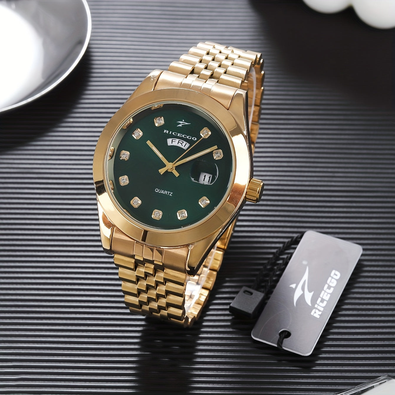 Men's Luxury Business Golden Stainless Steel Strap Dual Calendar Quartz Watch