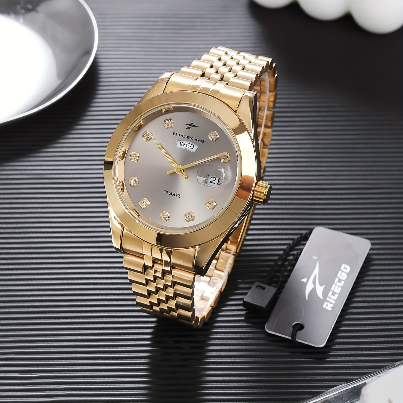 Men's Luxury Business Golden Stainless Steel Strap Dual Calendar Quartz Watch