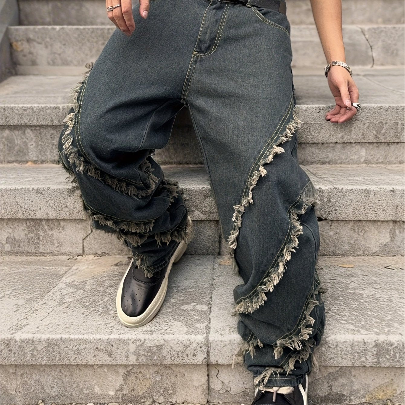 Men'S Street Style Denim Jeans with Frayed Hem