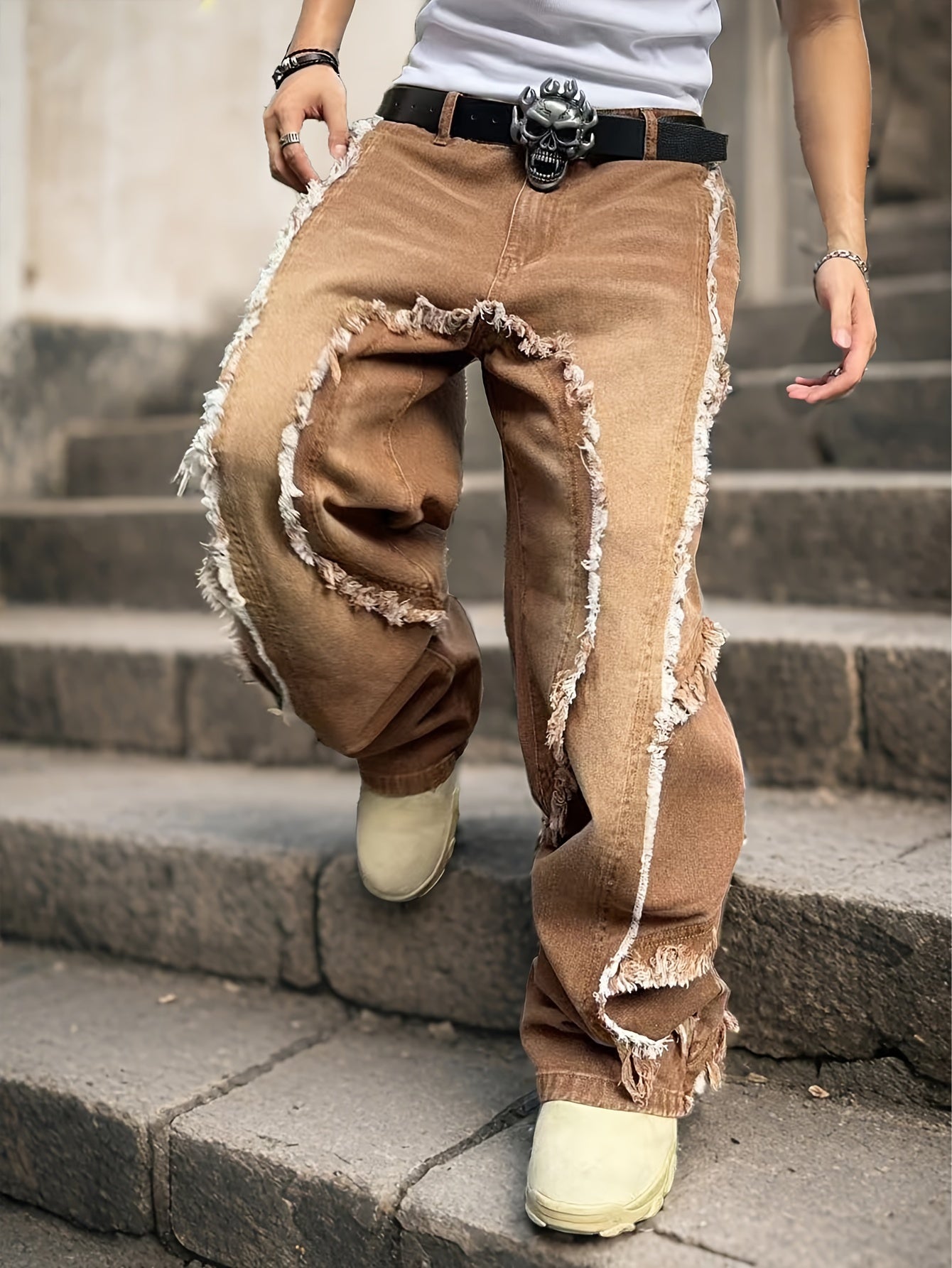 DISTRESSED DENIM JEANS