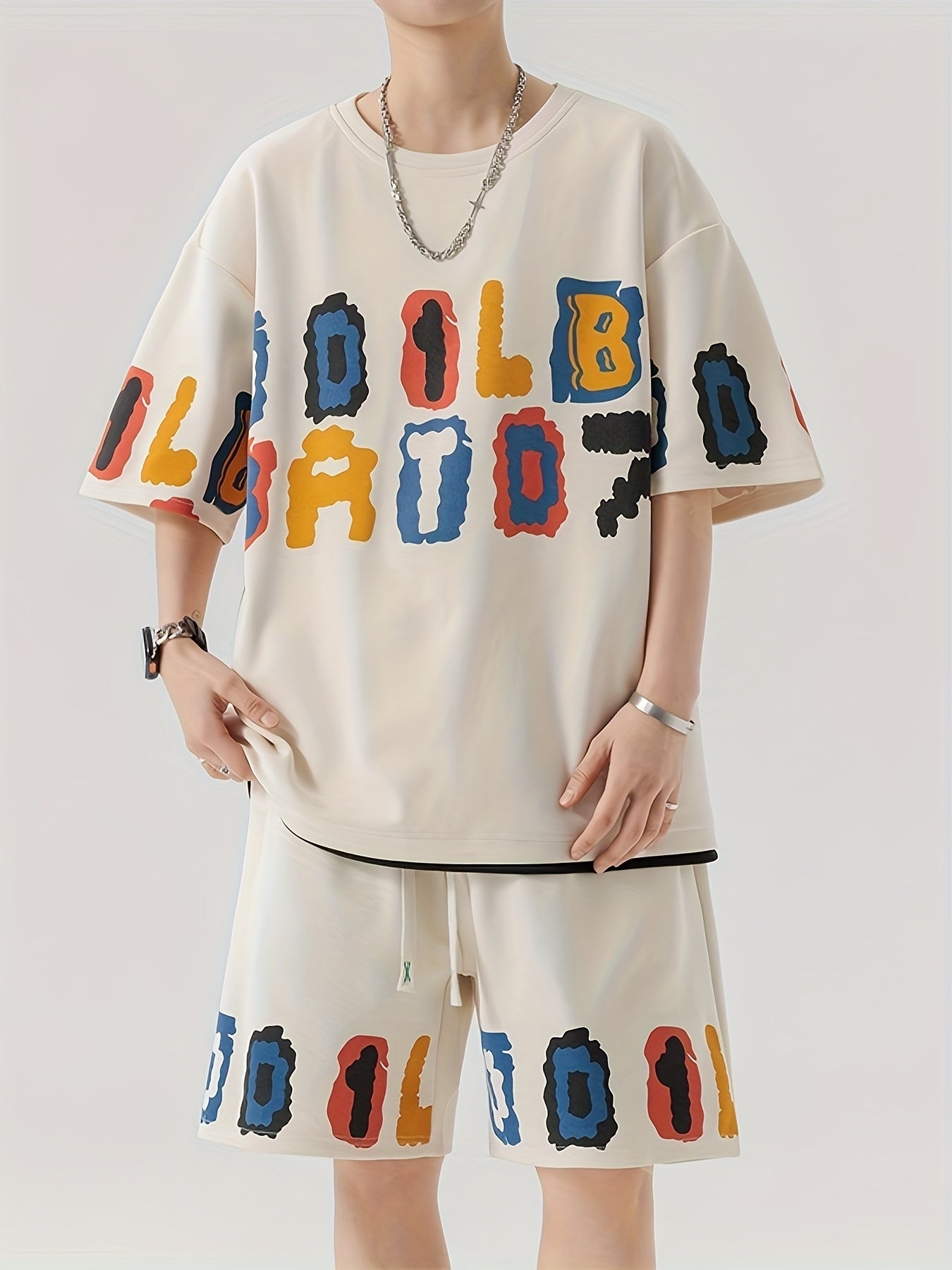 Short-sleeved T-shirt and pants suit for men