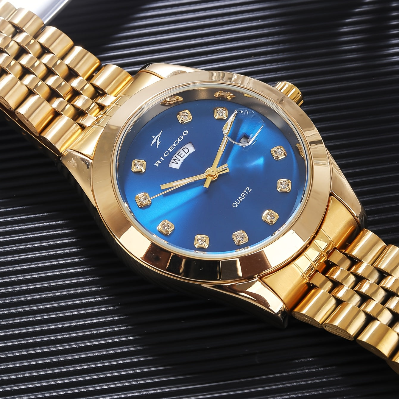 Men's Luxury Business Golden Stainless Steel Strap Dual Calendar Quartz Watch