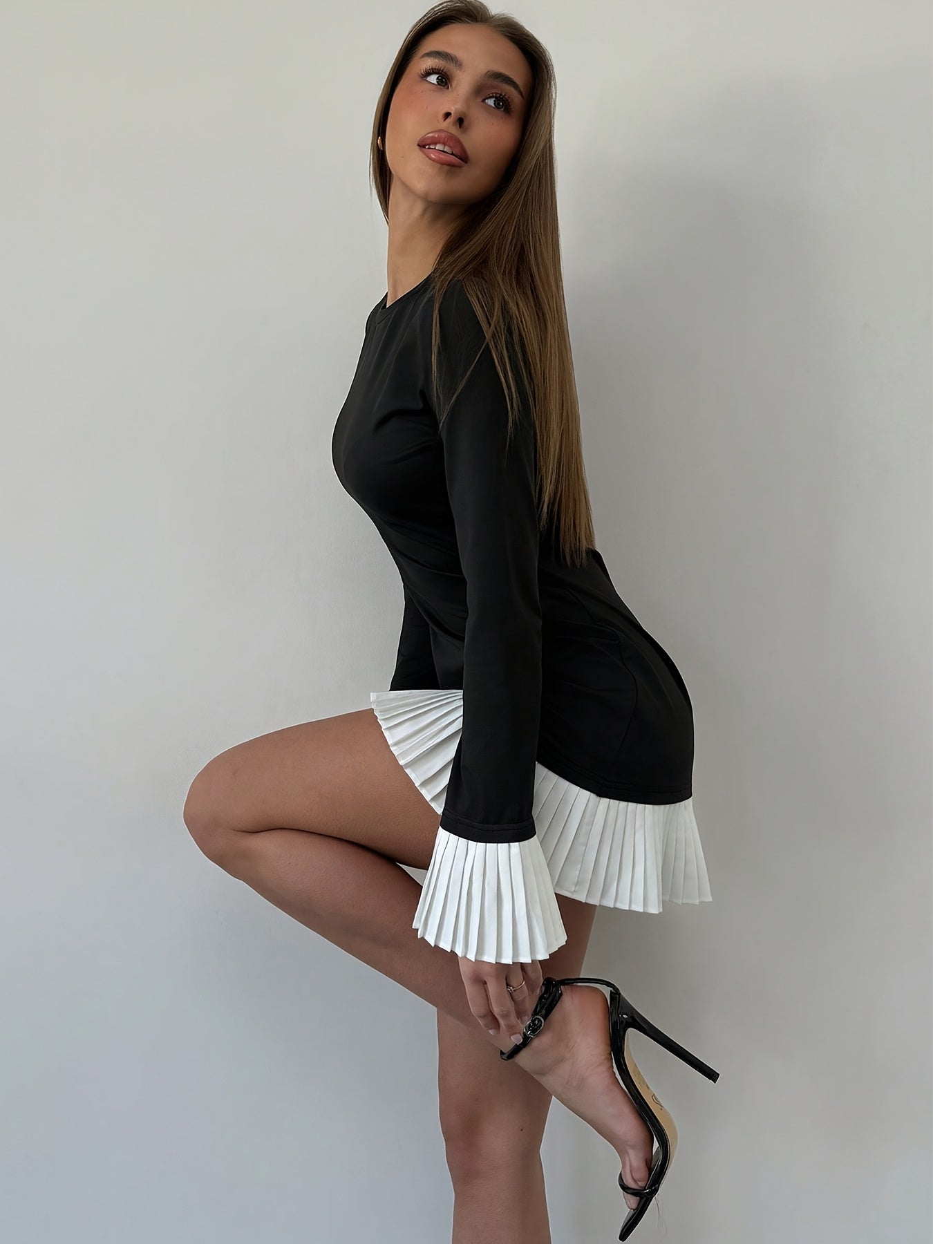 Women's Elegant A-Line Dress with Long Ruffled Sleeves & Pleated Hem