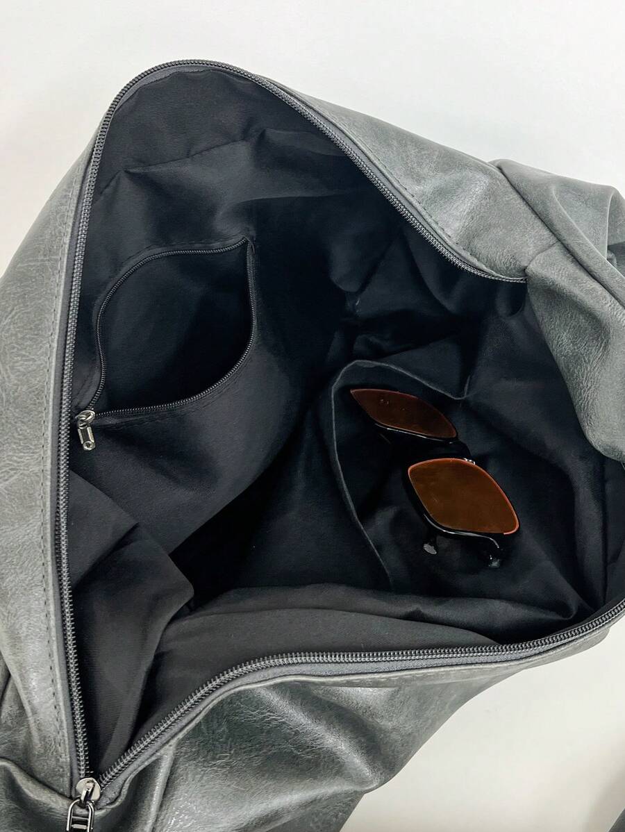 Men's Lightweight Large-Capacity Travel Backpack