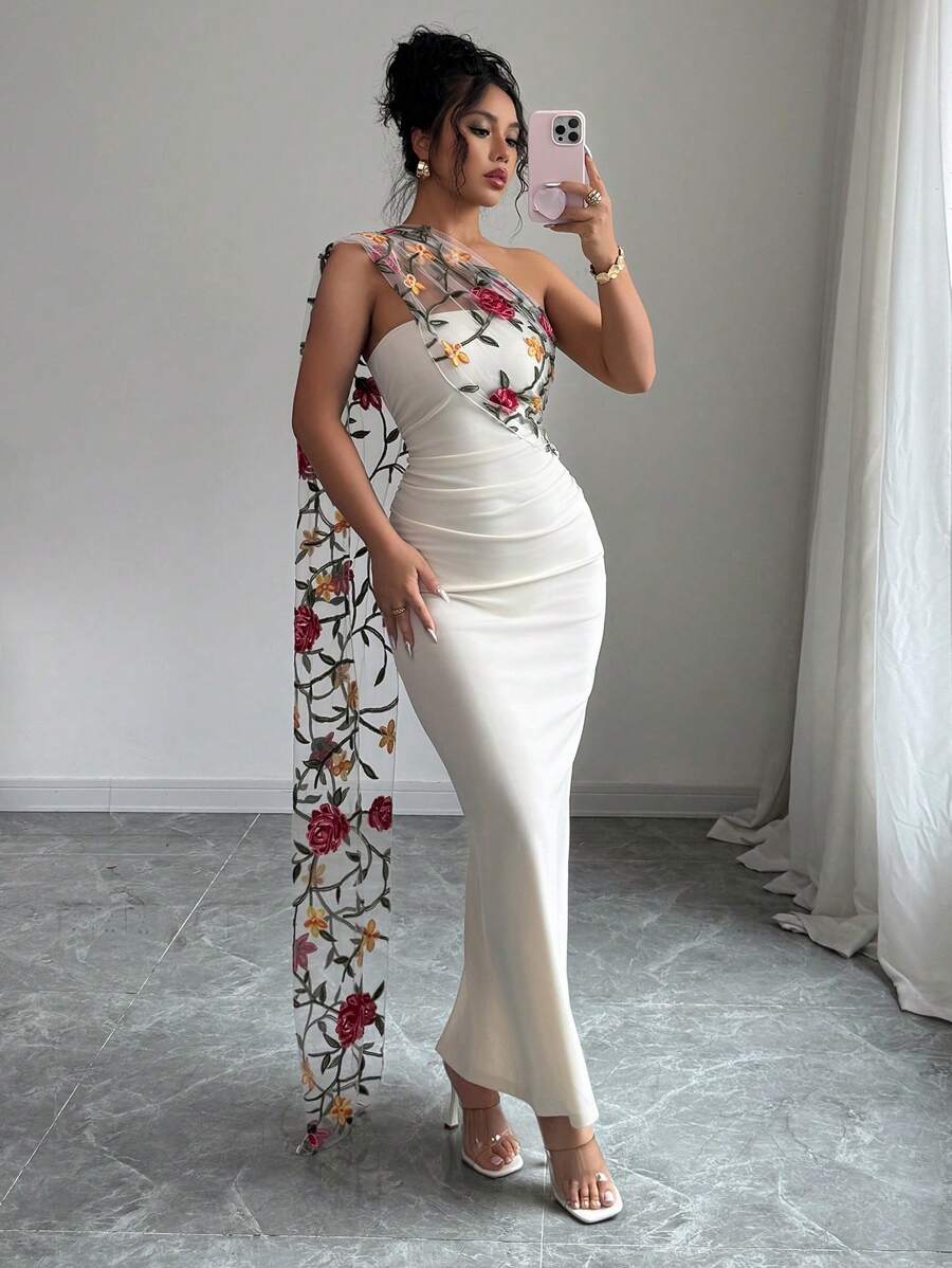Women's Fashion Backless Embroidered Slim Fit Dress With Slit