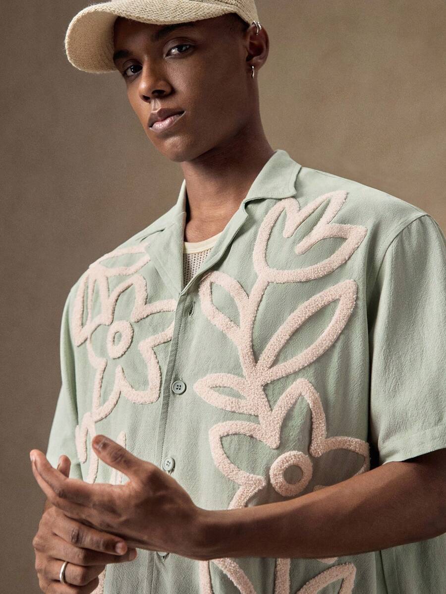 Men's Business Casual Embroidered Floral Pattern Woven Casual Short Sleeve Loose Shirt
