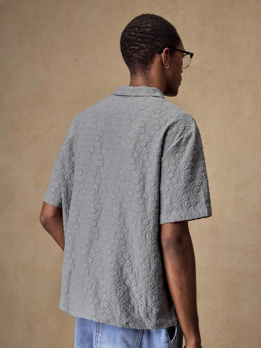Men's Business Casual Embroidered Floral Pattern Woven Casual Short Sleeve Loose Shirt
