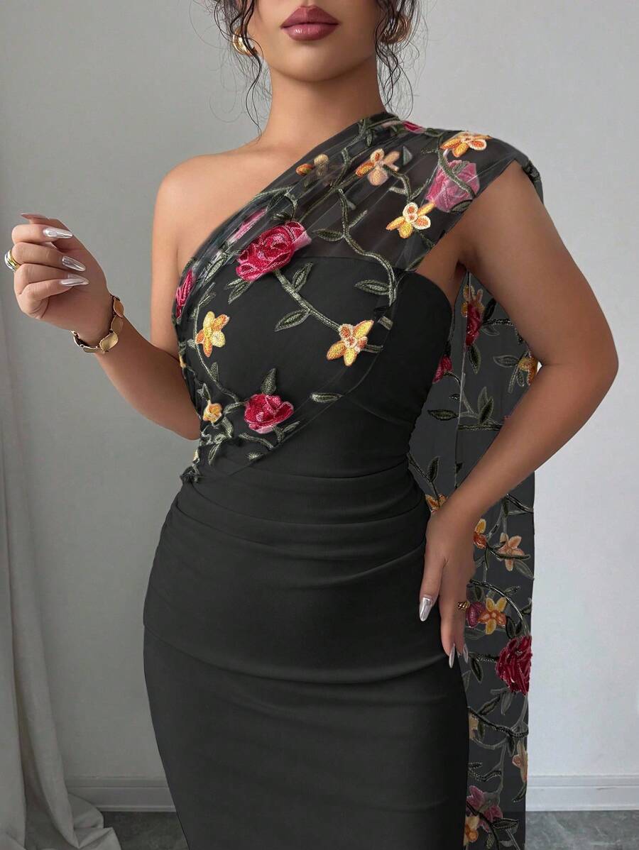 Women's Fashion Backless Embroidered Slim Fit Dress With Slit