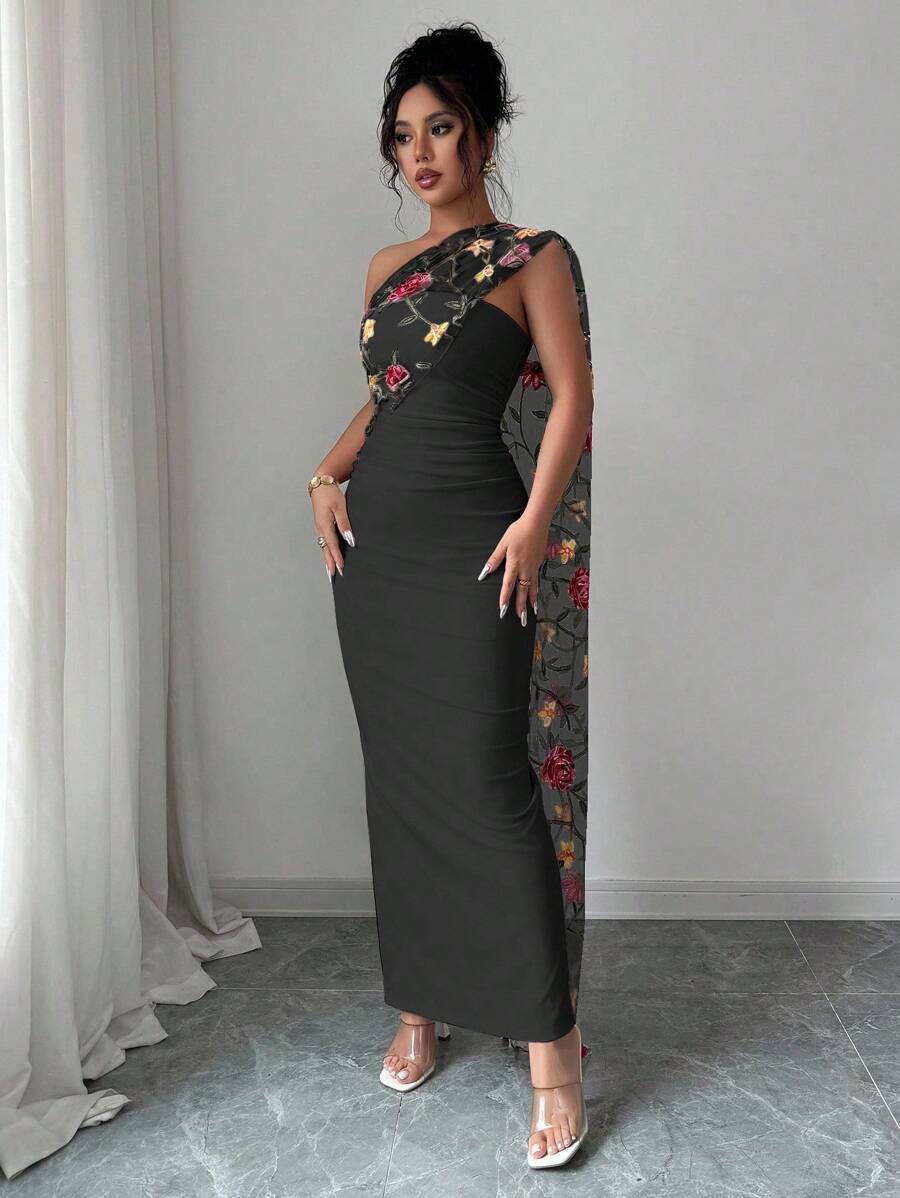 Women's Fashion Backless Embroidered Slim Fit Dress With Slit