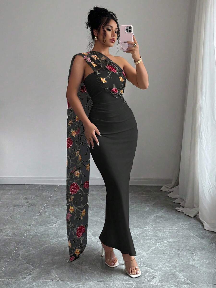 Women's Fashion Backless Embroidered Slim Fit Dress With Slit
