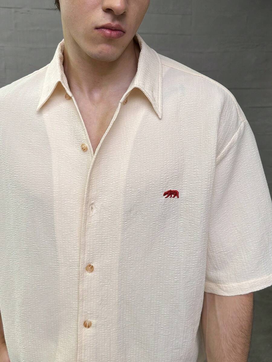 Men's Casual Fashionable Woven Short Sleeve Shirt With Embroidered Polar Bear Design, Suitable For Summer