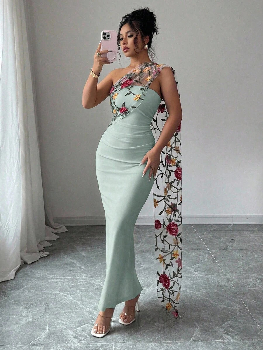 Women's Fashion Backless Embroidered Slim Fit Dress With Slit