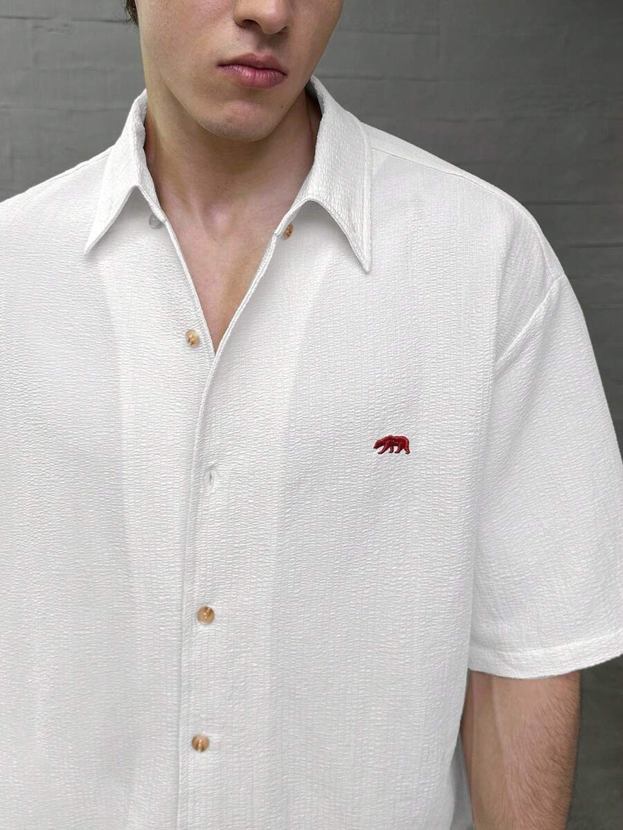 Men's Casual Fashionable Woven Short Sleeve Shirt With Embroidered Polar Bear Design, Suitable For Summer