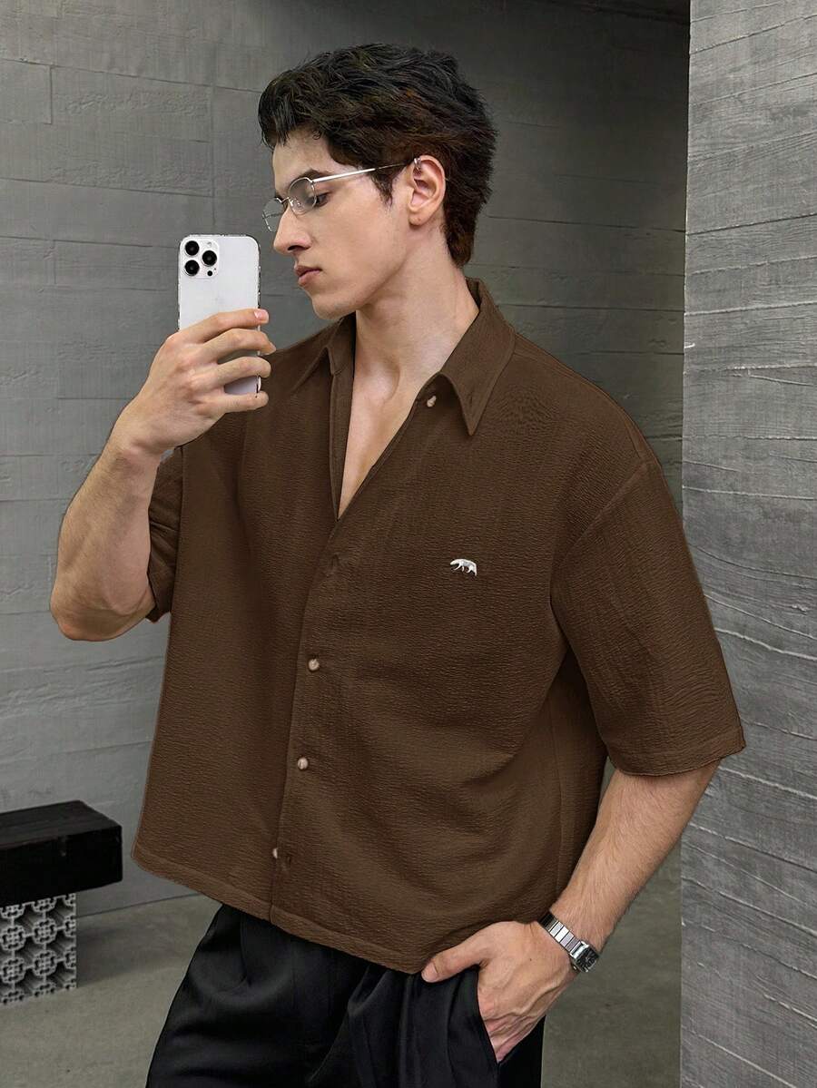 Men's Casual Fashionable Woven Short Sleeve Shirt With Embroidered Polar Bear Design, Suitable For Summer
