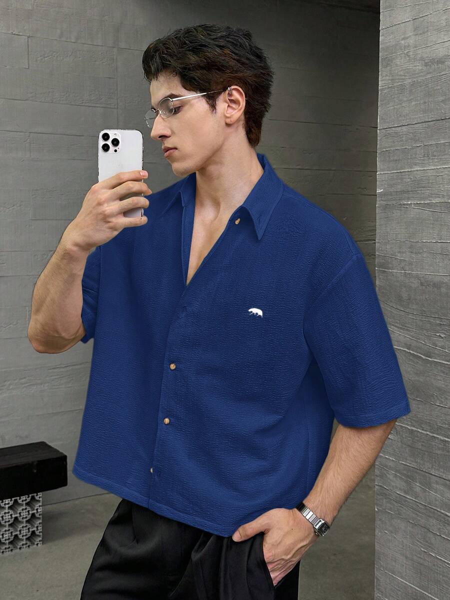 Men's Casual Fashionable Woven Short Sleeve Shirt With Embroidered Polar Bear Design, Suitable For Summer