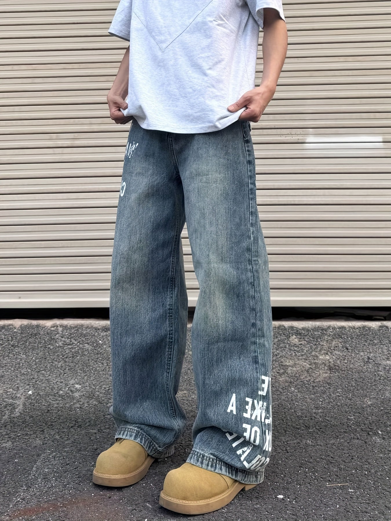 Men's Loose Fit Distressed Wash Jeans